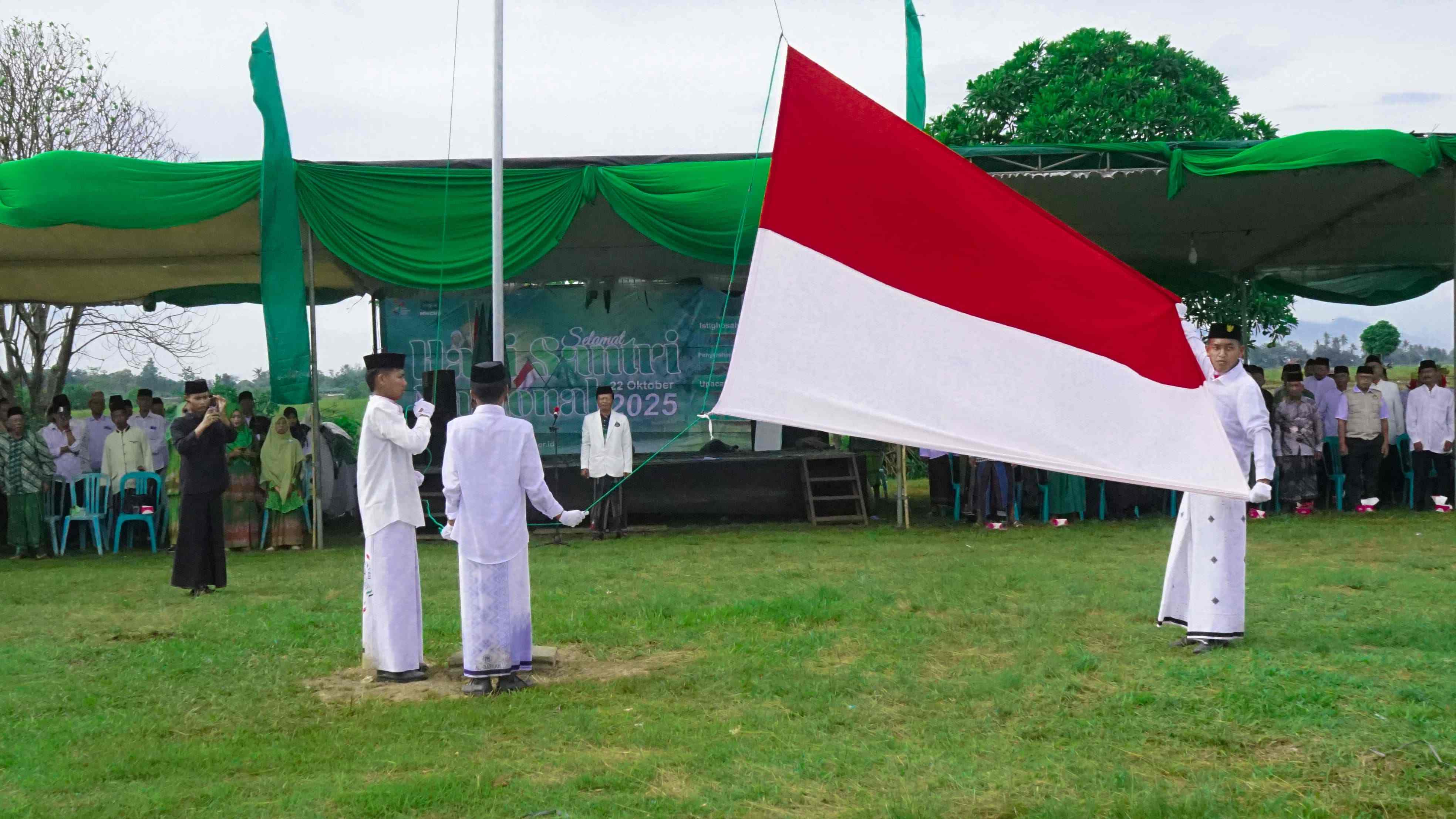 Santri Trimurjo Gelar Apel Hari Santri Nasional 2025: Mengawal Indonesia Merdeka, Menuju Peradaban Dunia